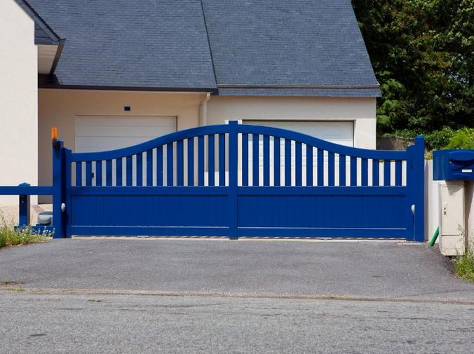 16 Diseños de puertas de metal para tu casa: añade estilo y