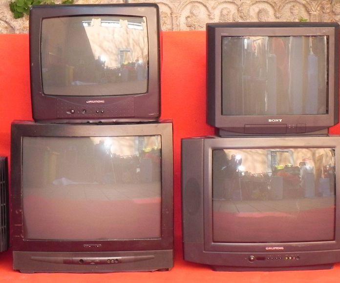 TELEVISIONES DE ÉPOCA (VINTAGE) AÑOS 70-80-90-2000: MATERIAL  DE ALQUILER de ALQUI-TELE