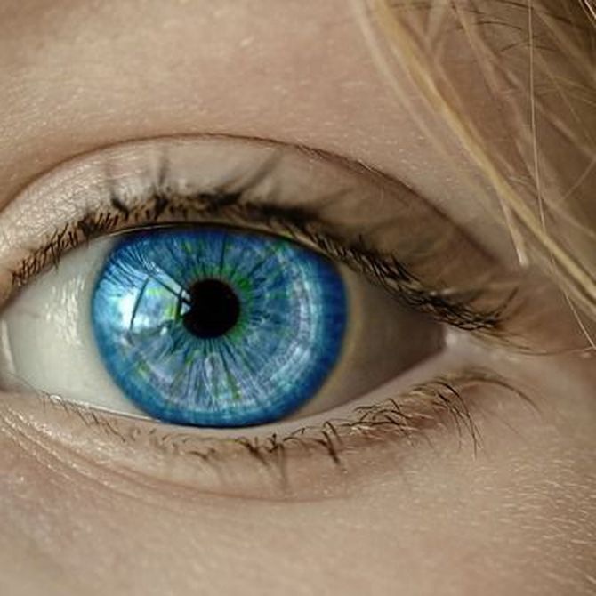 ¿Cómo puedes mejorar tu contorno de ojos?