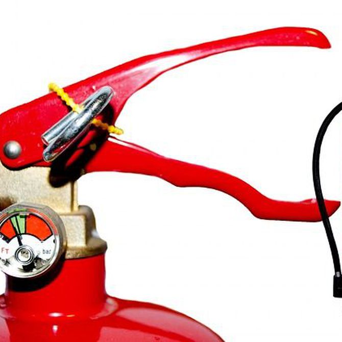 ¿Es obligatorio instalar extintores en mi comunidad de vecinos?