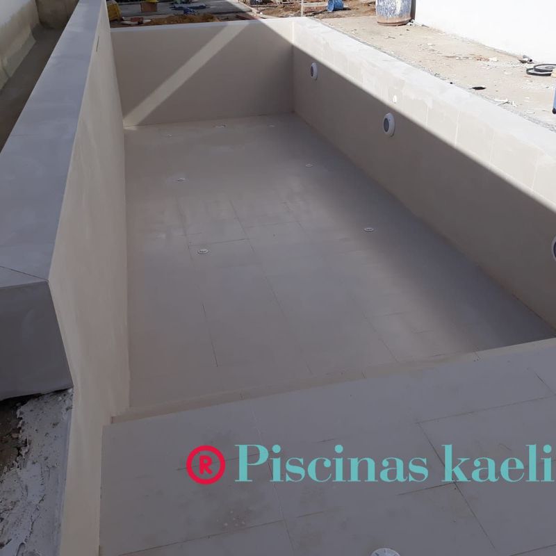 Construcción: Servicios de Piscinas Kaelia