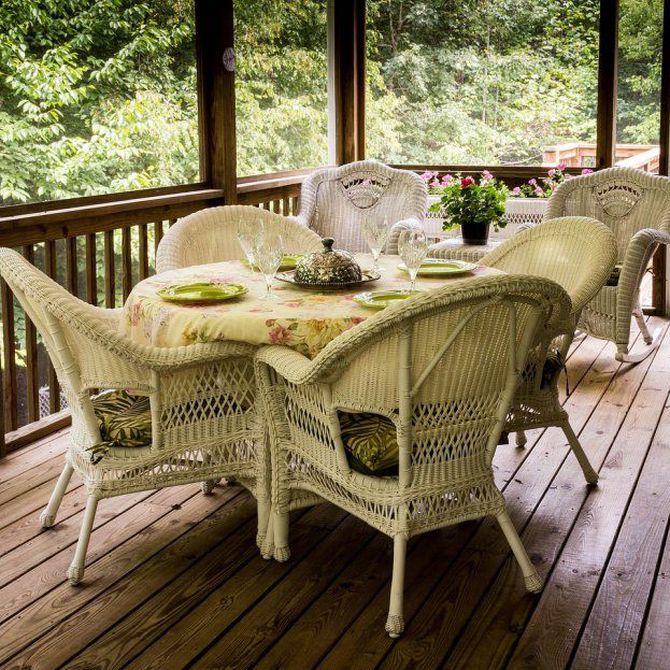 Cómo decorar tu terraza con muebles de mimbre