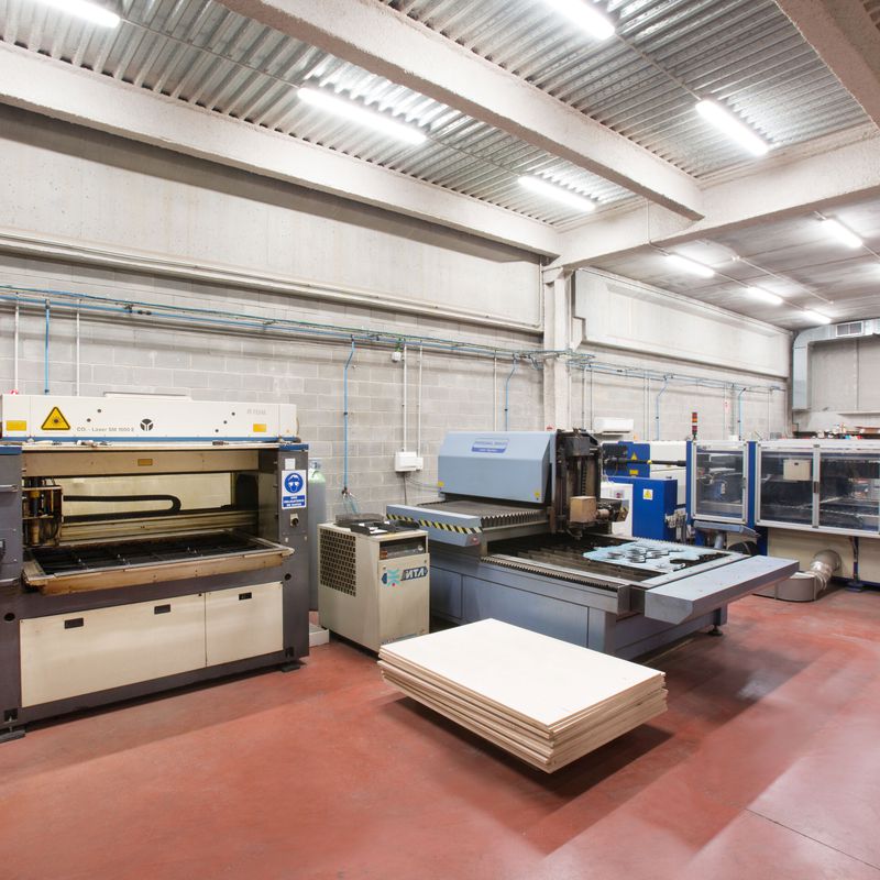 Instal·lacions i maquinària: Serveis i productes de Troquels Geser