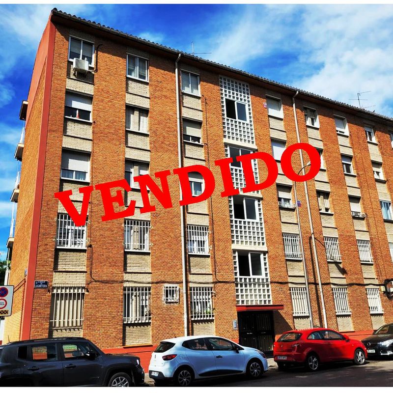 Piso en Lagartera. 4º piso. 3 habitaciones, 2 baños, terraza cubierta:  de Vicente Palau Jiménez - Agente Inmobiliario