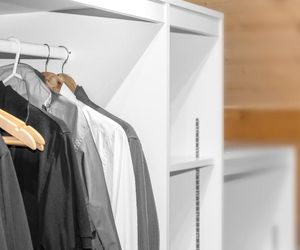 Diferencias entre vestidores y armarios a medida y prefabricados