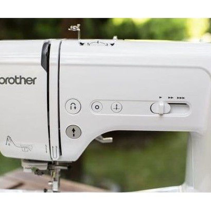 Máquina de coser Brother Innovis A16: Productos de KOSSE