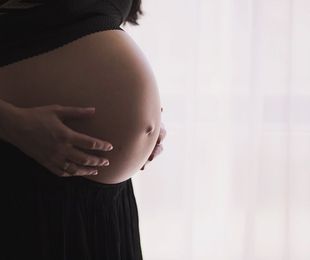 Pruebas pre embarazo: mujer y hombre