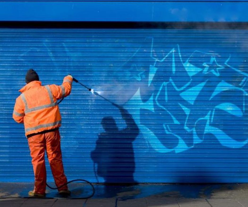 Elimina los grafitis de tu fachada o escaparate