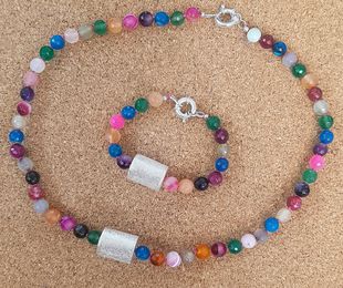 CONJUNTOS DE COLLARES Y PULSERAS
