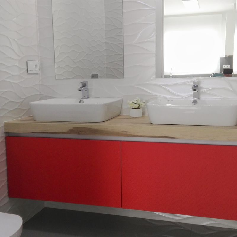mueble de baño suspendido color rojo