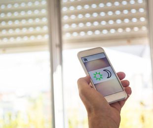Persianas motorizadas: Comodidad y control al alcance de tu mano