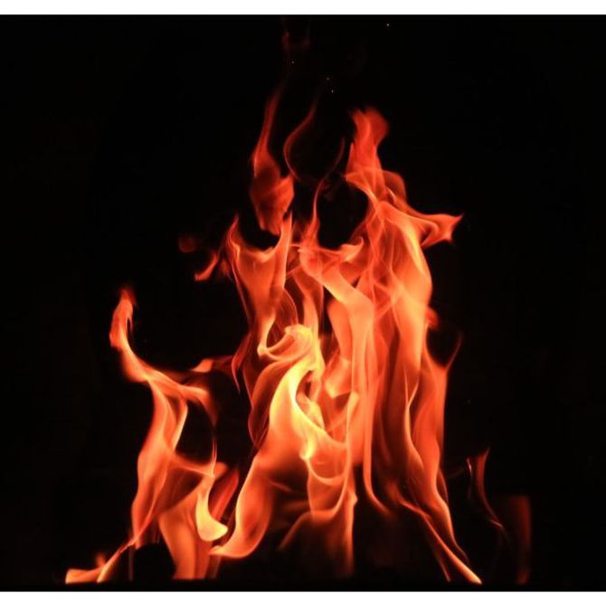 Cómo apagar correctamente una sartén incendiada