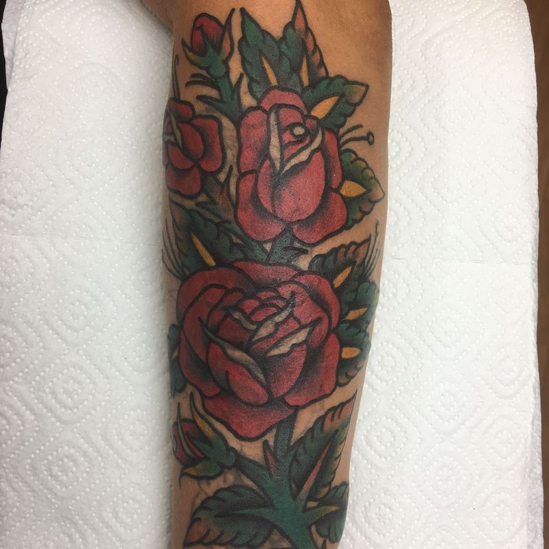 Daniel Montoro: Tatuadores de Corona Tattoo Gallery