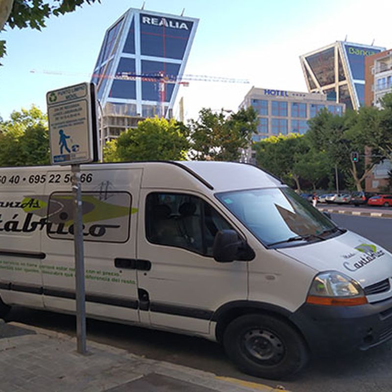 Transporte de vehículos ligeros: Servicios de Mudanzas Cantábrico