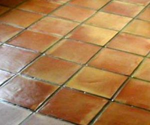 Polishing floors in the Balearics