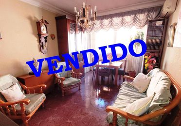 Piso en San Diego, 3 habitaciones, 1 baño. Opción Inversión muy interesante