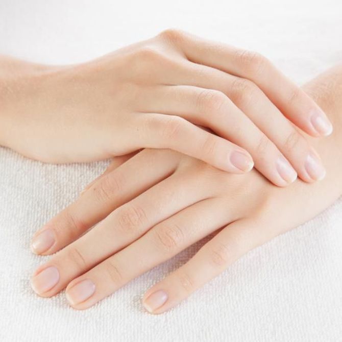 Aprende a fortalecer las uñas quebradizas