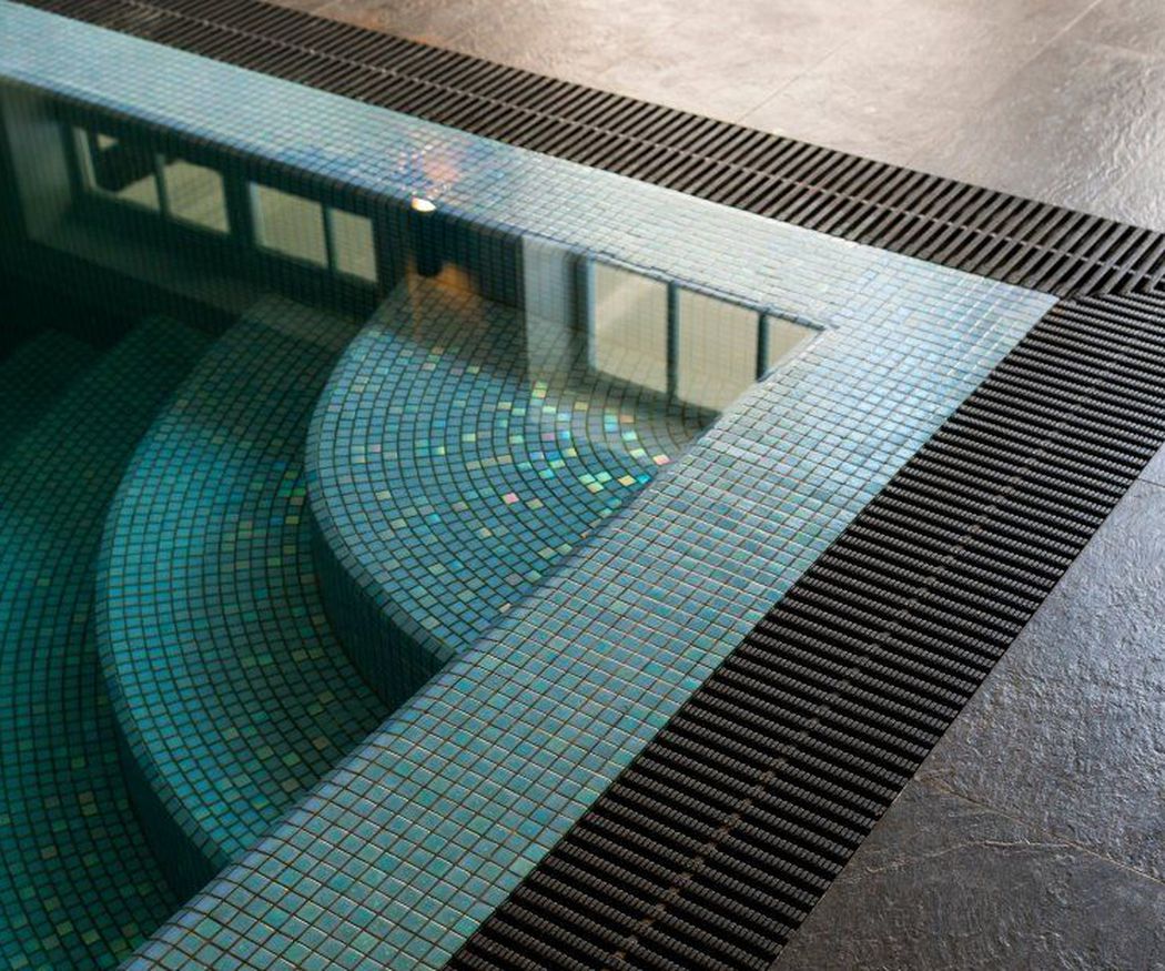 "Reparación de piscinas en invierno: Cómo los profesionales abordan los daños por frío