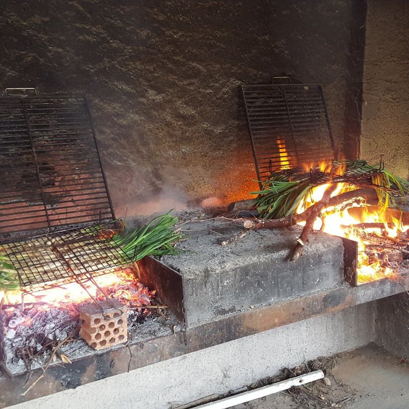 Comida a la brasa: Nuestros platos de Asador Brasería Los Cazadores - Campo de tiro al plato de Sitges