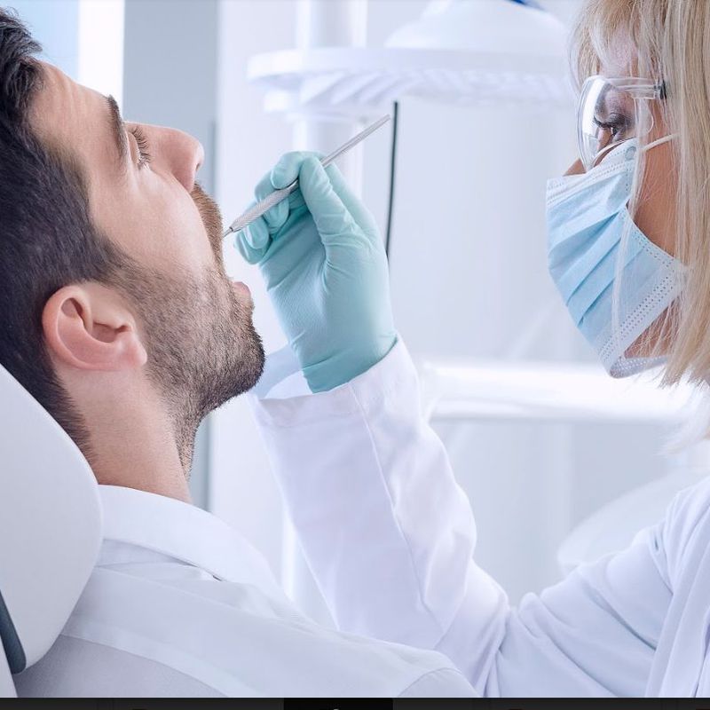 Periodoncia: Servicios de CEO Clínica Dental