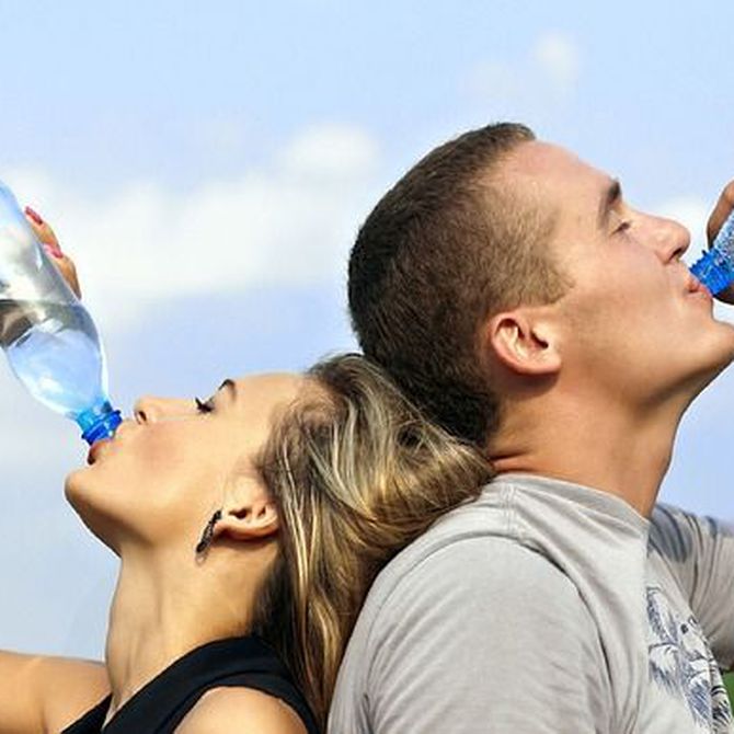 Los beneficios que proporciona al organismo beber agua