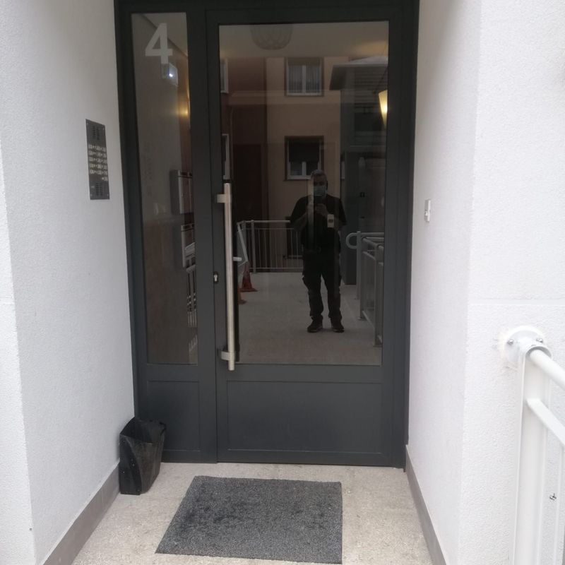 Marcos de portales: Servicios de Puertas Y Armarios Zarautz