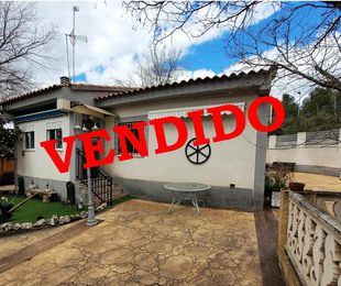 Chalet en sierra de Altomira, gran parcela con piscina, jardín, barbacoa...
