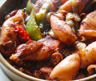 Los chipirones encebollados o a lo Pelayo