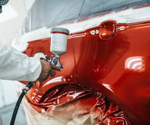 ¿Estás buscando talleres de coches profesionales en chapa y pintura?