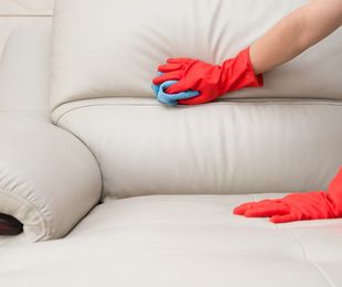 Los tipos de sofás más comunes que limpiamos
