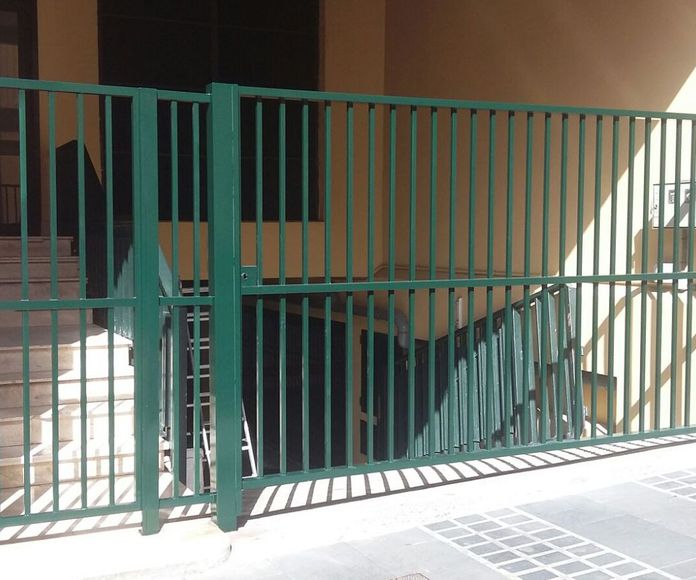 Instalación puertas abatibles en Tenerife