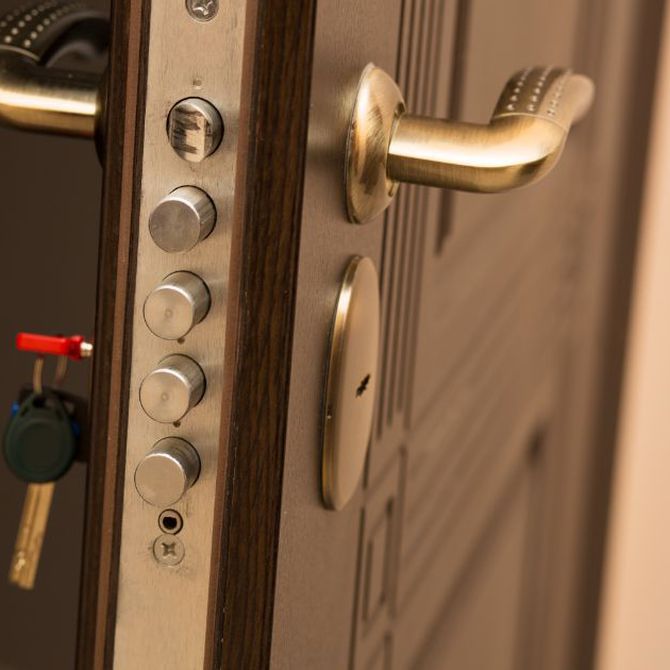 ¿Por qué conviene cambiar la cerradura al mudarte de casa?