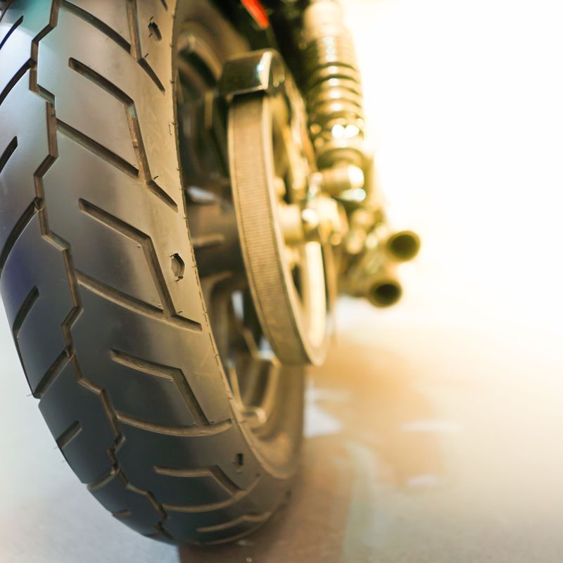 Neumáticos de motos: Nuestros Servicios de JAVY REY ELECTROMECANICA