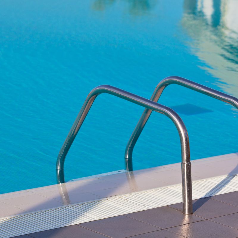 Accesos a piscinas: Servicios de Piscinas Blázquez