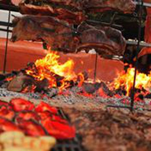 Carne a la brasa en el restaurante El Pastoret