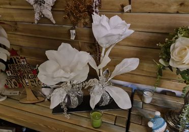 Flor artificial:  Arreglos florales por encargo. Plantas exterior