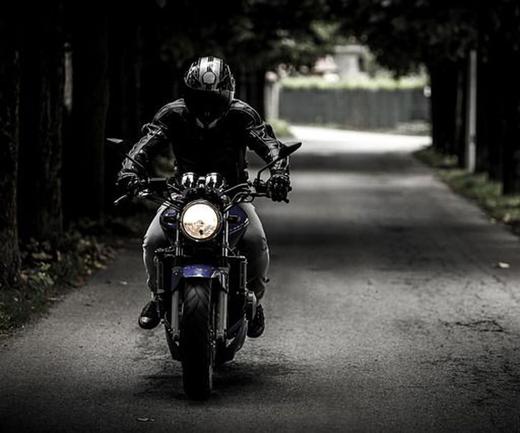 ¿Qué coberturas debe tener un seguro de moto?