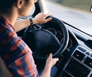 Jóvenes al volante: qué edad necesitas para conducir por otros países