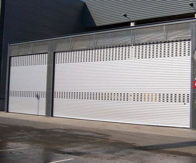 Nuestras puertas metalicas para su garaje o negocio