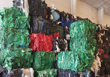 Recogida y reciclaje de residuos de plástico