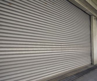 Montaje de puertas cortafuegos industriales: Servicios de Cerrajería Miguel Ángel