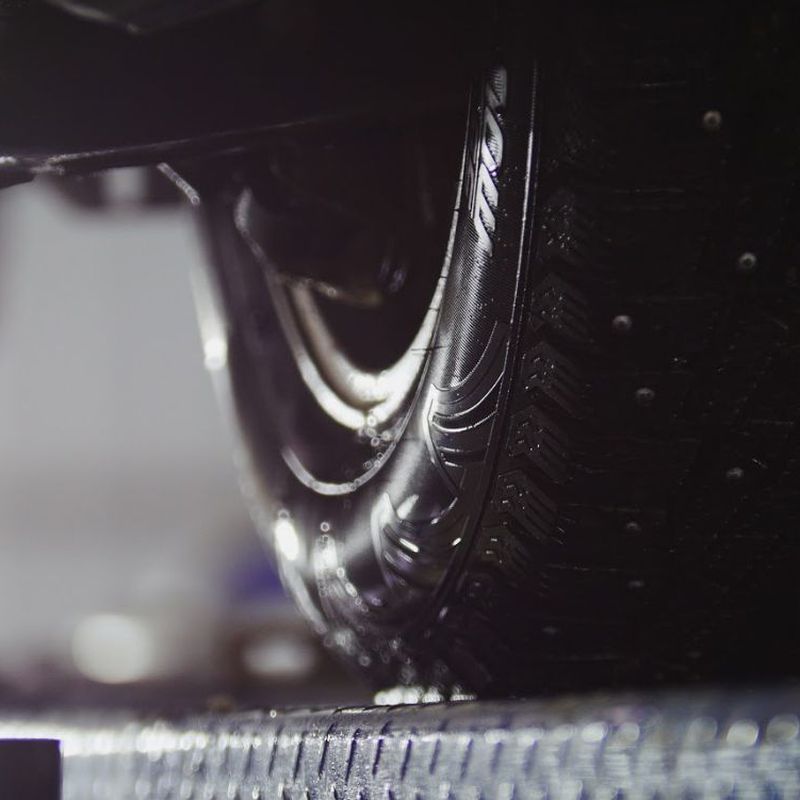 Venta y reparación de neumáticos: Servicios de Neumáticos Mora