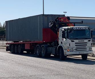 Tráiler con grúa 30 tn tracción 4x4 y Fli Jib: Servicios de Transportes y Grúas Galván - Alquileres Galván