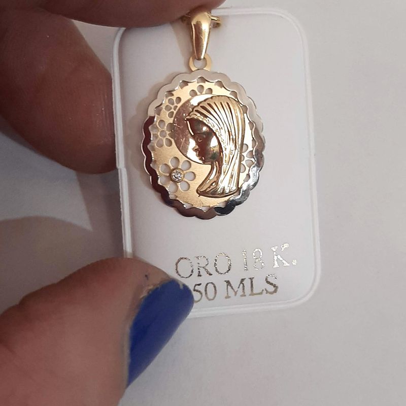 Medalla virgen niña. Comunión: Catálogo de Joyería Izquierdo