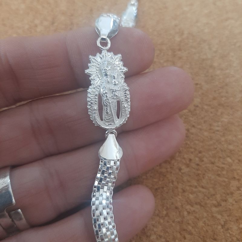 Pulsera Virgen de los Remediod: Catálogo de Joyería Izquierdo