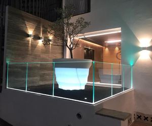 Barandilla vidrio con LED integrado en el perfil