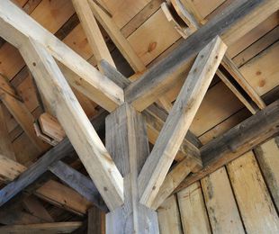 Cómo conservar estructuras de madera al aire libre