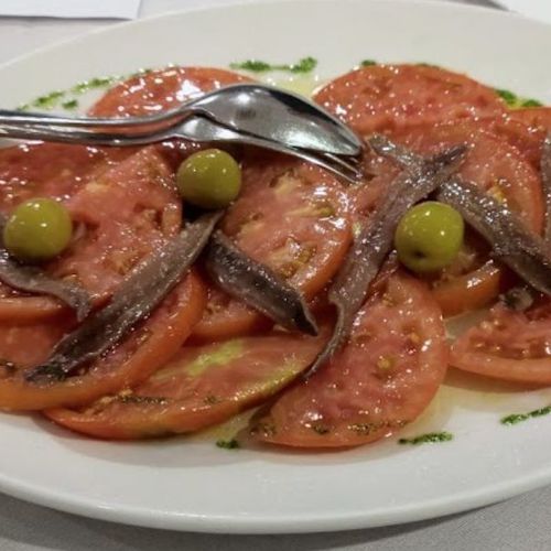 Ensalada de tomate y anchoas