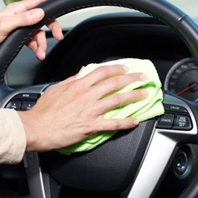 Cómo hacer la limpieza integral del interior de tu coche