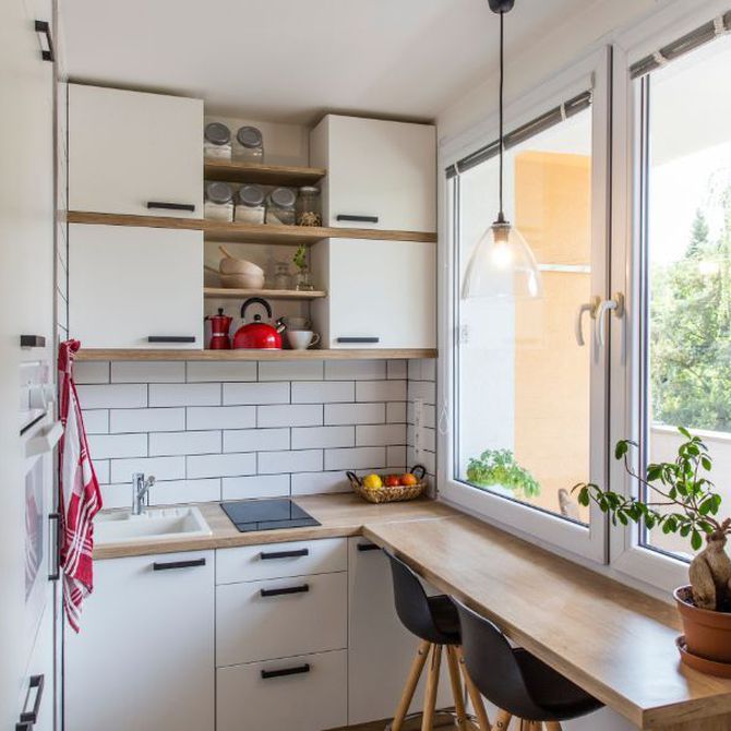 También las cocinas pequeñas pueden ser bonitas y funcionales